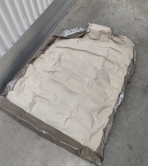 USED AIR BED - Picture 1 of 11